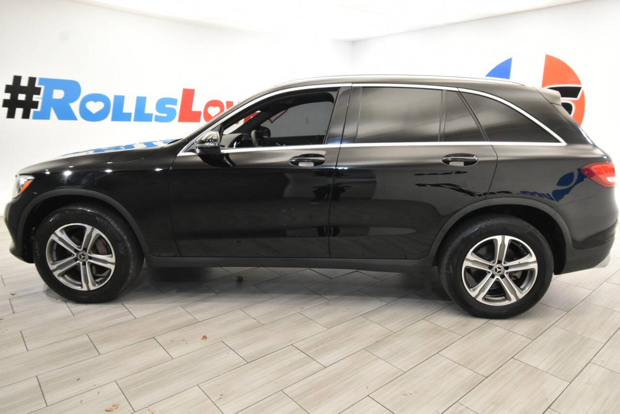 2018 Mercedes Benz GLC 300 photo 2