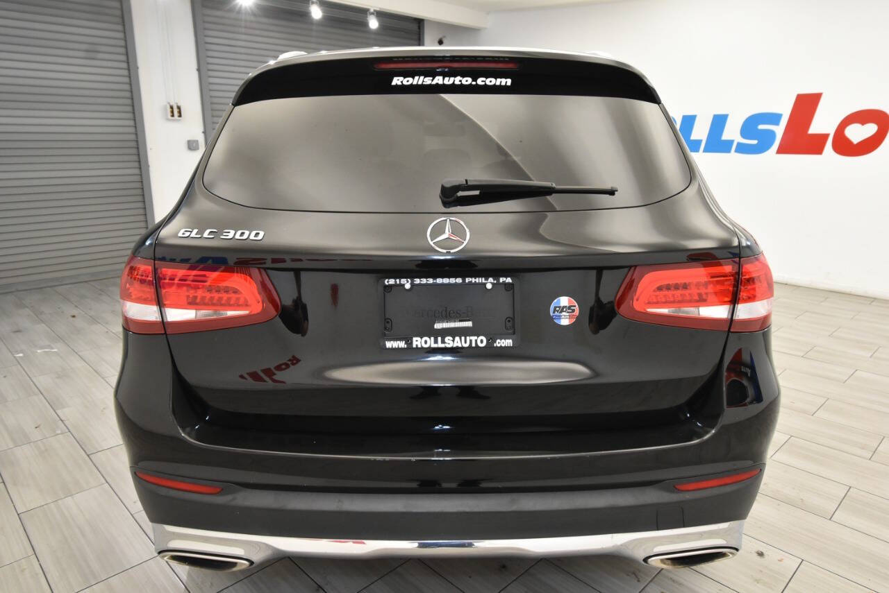 2018 Mercedes Benz GLC 300 photo 4