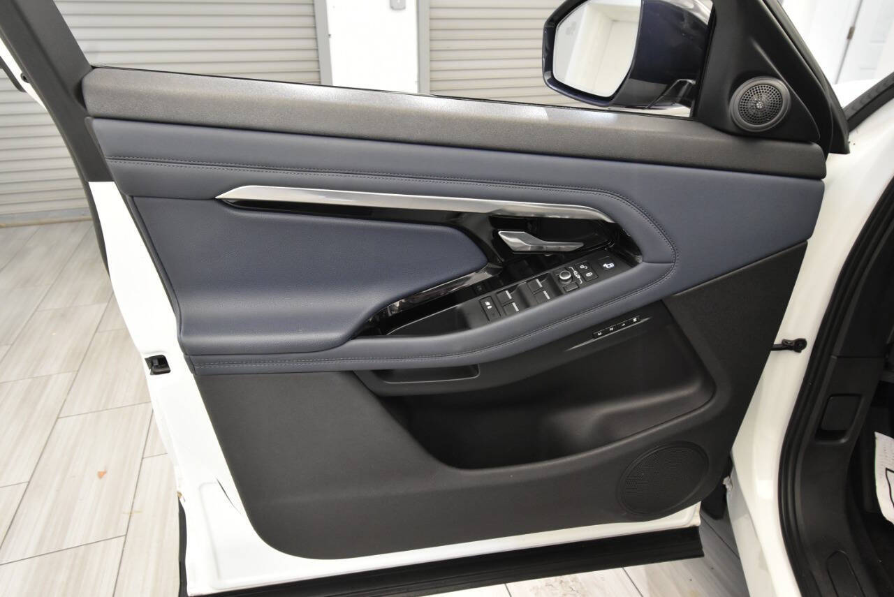 2020 Land Rover Range Rover Evoque SE photo 12