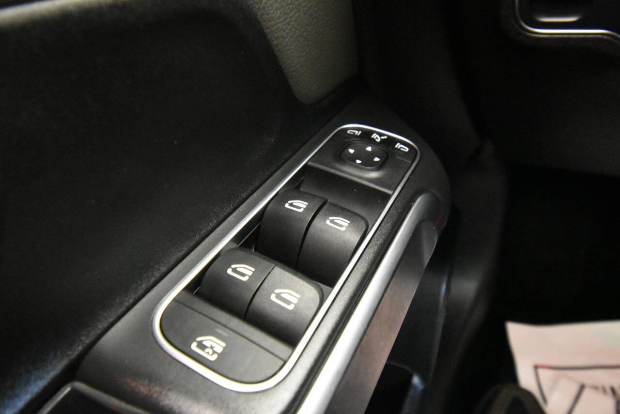 2021 Mercedes Benz GLB AMG 35 photo 28