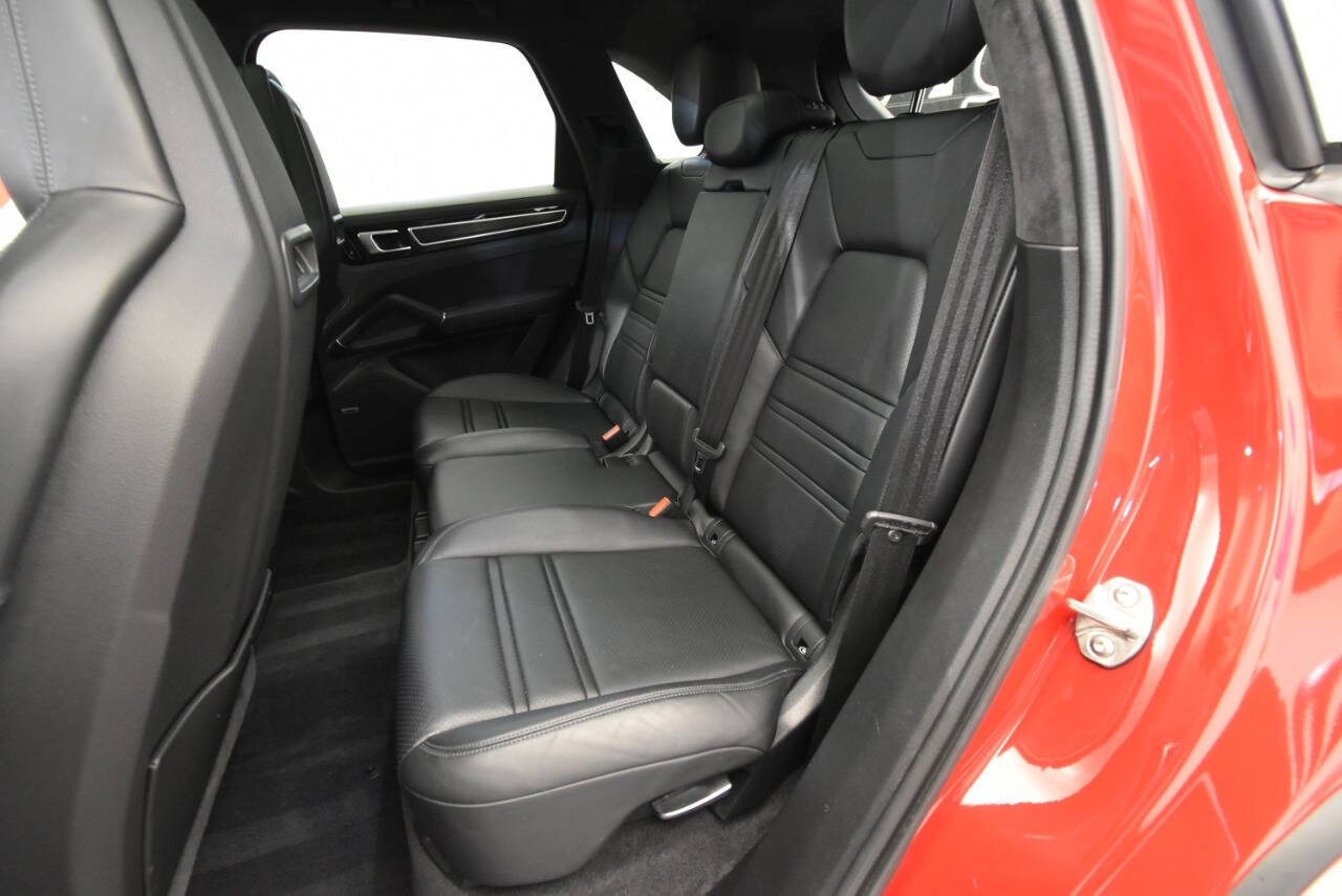 2021 Porsche Cayenne GTS photo 14