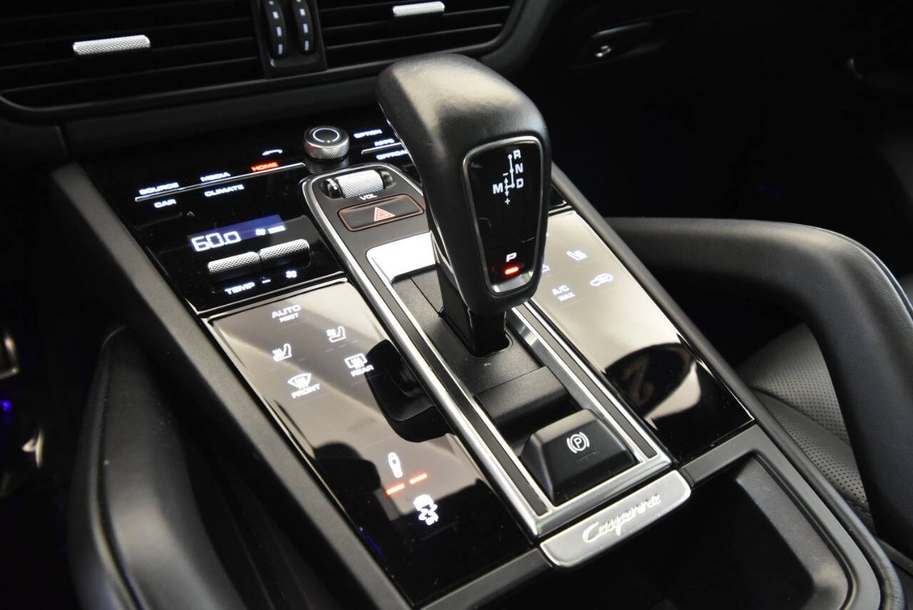2021 Porsche Cayenne GTS photo 18