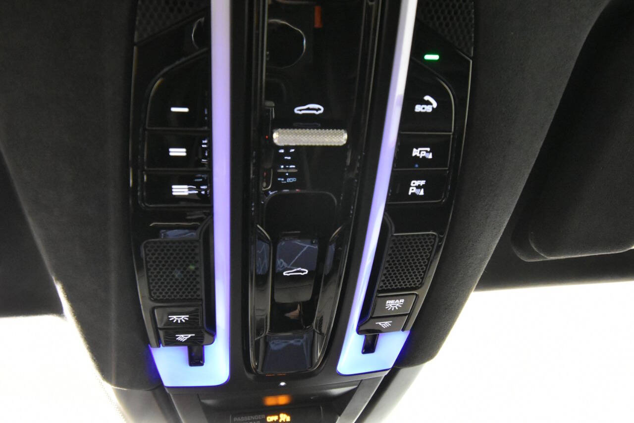 2021 Porsche Cayenne GTS photo 24