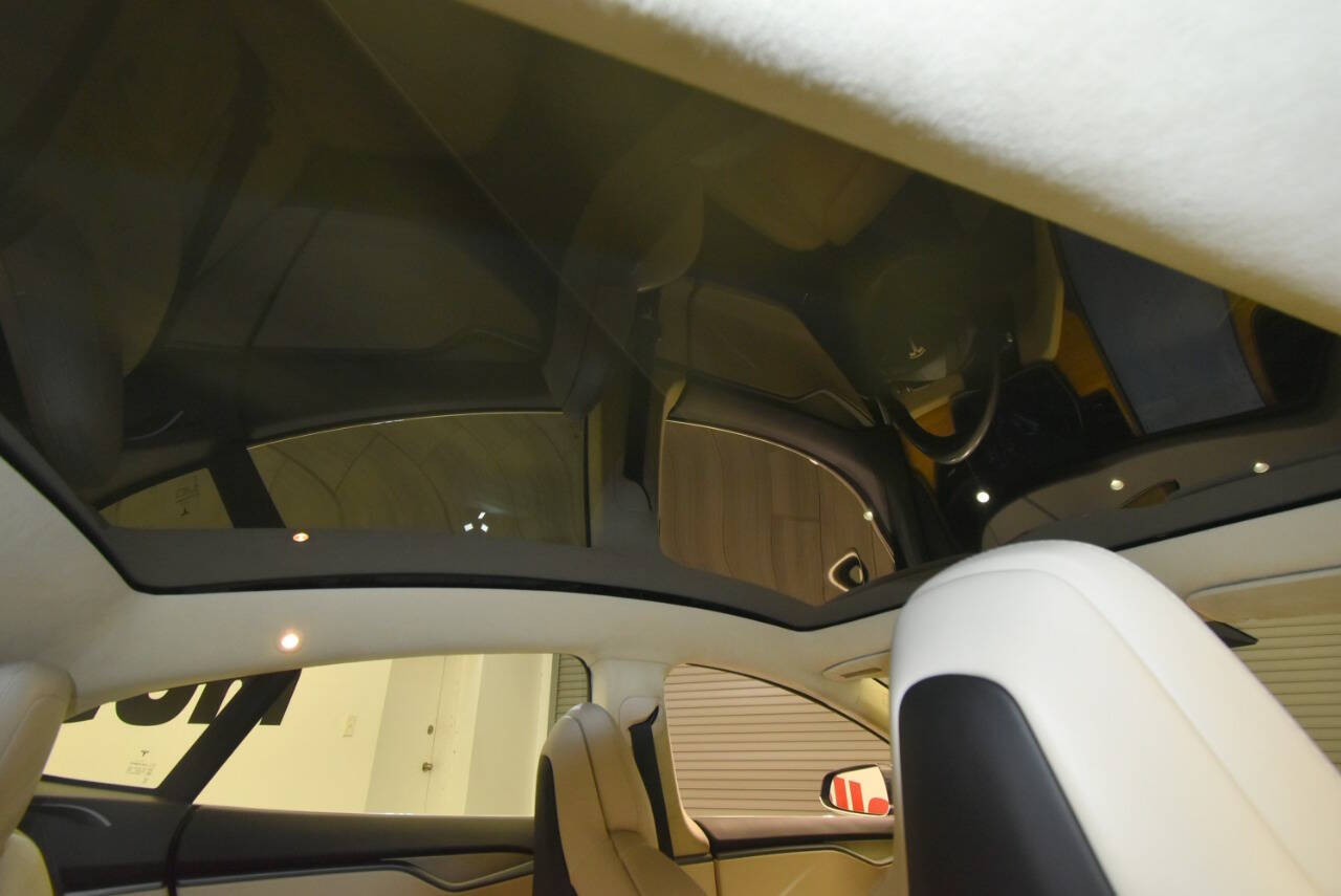 2018 Tesla Model S 75D photo 16