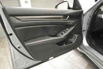 2020 Honda Accord Touring 4dr Sedan - photothumb 14