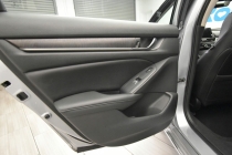 2020 Honda Accord Touring 4dr Sedan - photothumb 16