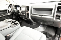 2017 RAM 1500 Express 4x4 4dr Quad Cab 6.3 ft. SB Pickup - photothumb 22