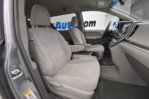 2017 Toyota Sienna LE 7 Passenger Auto Access Seat 4dr Mini Van - photothumb 17