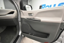 2017 Toyota Sienna LE 7 Passenger Auto Access Seat 4dr Mini Van - photothumb 18