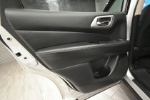 2020 Nissan Pathfinder S 4x4 4dr SUV - photothumb 15