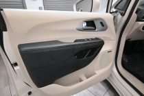 2020 Chrysler Pacifica Hybrid Limited 4dr Mini Van - photothumb 12