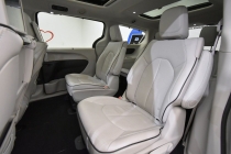 2020 Chrysler Pacifica Hybrid Limited 4dr Mini Van - photothumb 13
