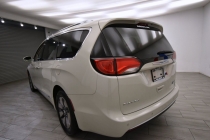 2020 Chrysler Pacifica Hybrid Limited 4dr Mini Van - photothumb 2