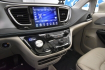 2020 Chrysler Pacifica Hybrid Limited 4dr Mini Van - photothumb 30