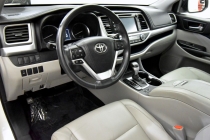 2015 Toyota Highlander XLE AWD 4dr SUV - photothumb 10