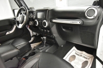 2014 Jeep Wrangler Unlimited Polar Edition 4x4 4dr SUV - photothumb 16
