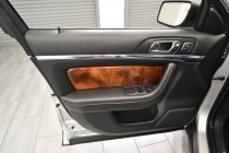 2013 Lincoln MKS Base AWD 4dr Sedan - photothumb 11