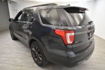 2017 Ford Explorer XLT AWD 4dr SUV - photothumb 2
