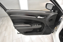 2021 Chrysler 300 S V6 4dr Sedan - photothumb 11