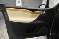 2018 Tesla Model X 75d - photothumb 12