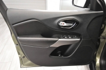 2021 Jeep Cherokee Limited 4dr SUV - photothumb 11