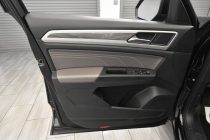 2022 Volkswagen Atlas Cross Sport V6 SE 4Motion AWD 4dr SUV w/Technology - photothumb 11