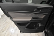 2022 Volkswagen Atlas Cross Sport V6 SE 4Motion AWD 4dr SUV w/Technology - photothumb 13