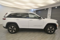 2023 Jeep Grand Cherokee 4XE - photothumb 5