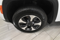 2023 Jeep Grand Cherokee 4XE - photothumb 8