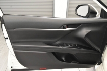 2020 Toyota Camry SE - photothumb 11