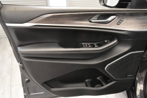 2022 Jeep Grand Cherokee L Limited 4x4 4dr SUV - photothumb 11