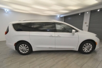 2023 Chrysler Pacifica Touring L AWD 4dr Mini Van - photothumb 5