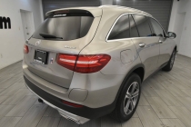 2019 Mercedes-Benz GLC GLC 350e 4MATIC AWD 4dr SUV - photothumb 4