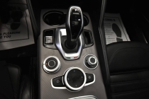 2020 Alfa Romeo Giulia TI Sport - photothumb 17