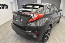 2020 Toyota C-HR XLE - photothumb 3