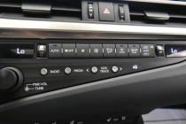 2019 Lexus ES 350 - photothumb 18