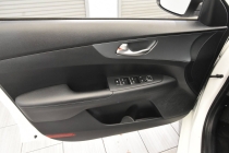 2021 Kia Forte LXS - photothumb 12