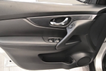 2018 Nissan Rogue SV - photothumb 12