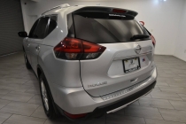 2018 Nissan Rogue SV - photothumb 2