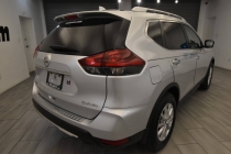 2018 Nissan Rogue SV - photothumb 4