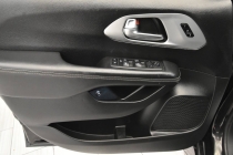 2023 Chrysler Pacifica Plug-In Hybrid Touring L 4dr Mini Van - photothumb 12