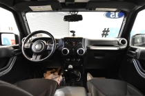 2015 Jeep Wrangler Unlimited Sahara - photothumb 16