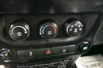 2015 Jeep Wrangler Unlimited Sahara - photothumb 19