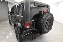 2015 Jeep Wrangler Unlimited Sahara - photothumb 2