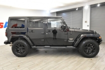 2015 Jeep Wrangler Unlimited Sahara - photothumb 5