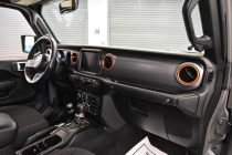 2021 Jeep Gladiator Mojave 4x4 4dr Crew Cab 5.0 ft. SB - photothumb 19