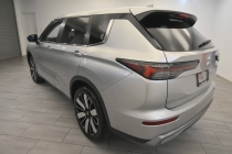 2025 Mitsubishi Outlander SE AWD 4dr SUV - photothumb 2