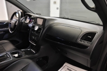 2016 Chrysler Town and Country S 4dr Mini Van - photothumb 13