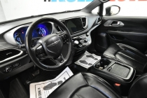 2023 Chrysler Pacifica Plug-In Hybrid Touring L 4dr Mini Van - photothumb 10