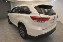 2019 Toyota Highlander XLE AWD 4dr SUV - photothumb 2